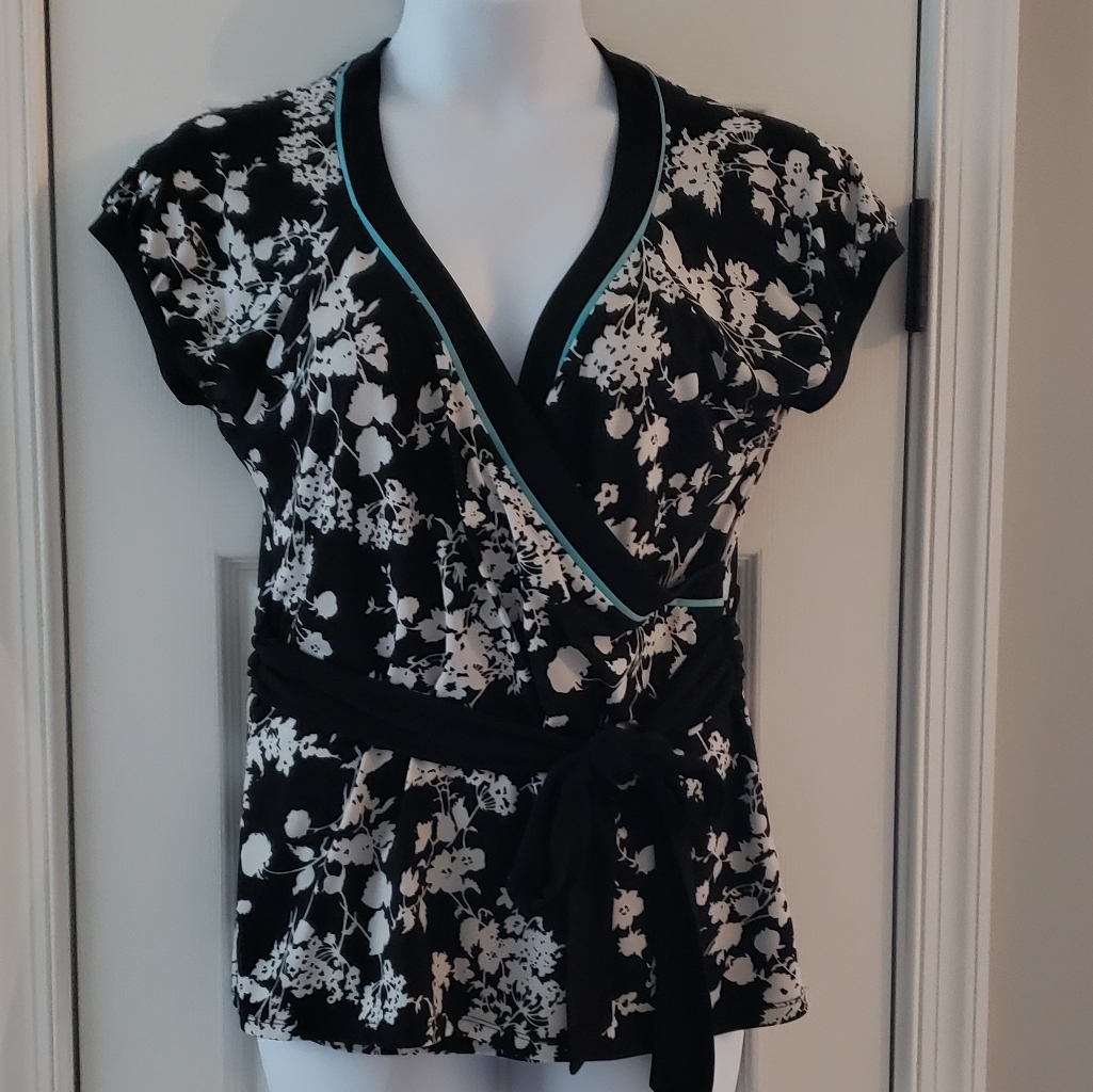 Patterned Wrap Top
